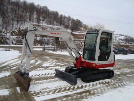 takeuchi_tb_135.jpg